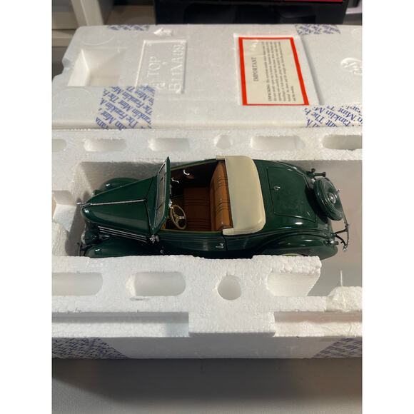Franklin Mint 1:24 1936 Ford Deluxe Cabriolet Convertible - Picture 14 of 15